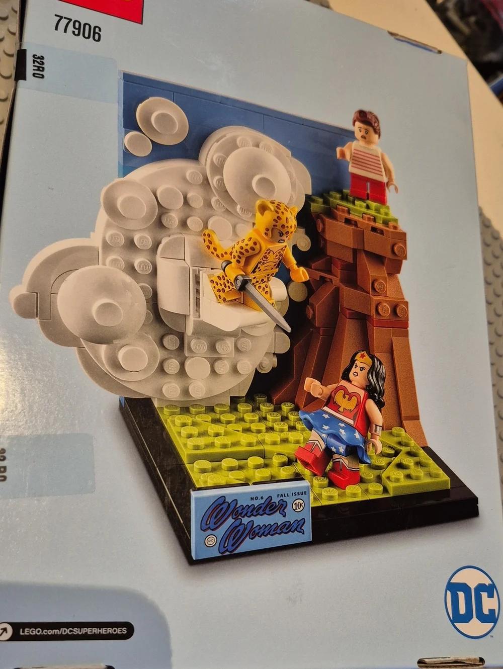 LEGO DC Wonder Woman (Set 77906) Special Limited-Edition